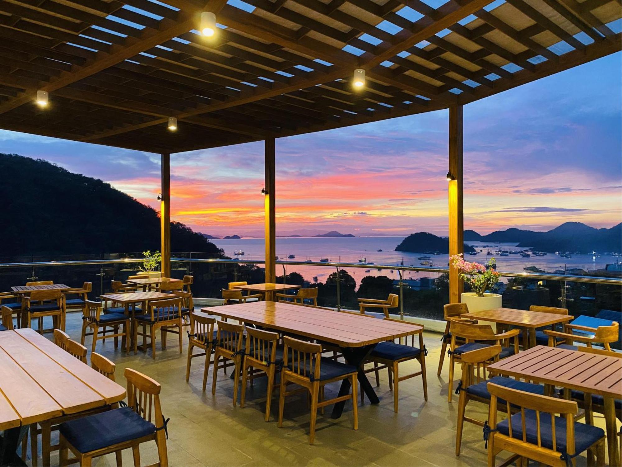 Zasgo Hotel Labuan Bajo Exterior photo
