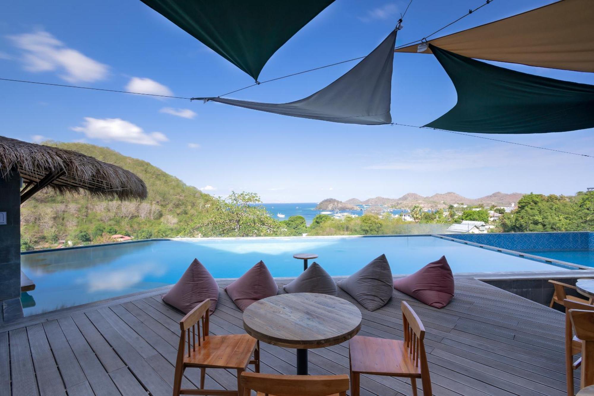 Zasgo Hotel Labuan Bajo Exterior photo