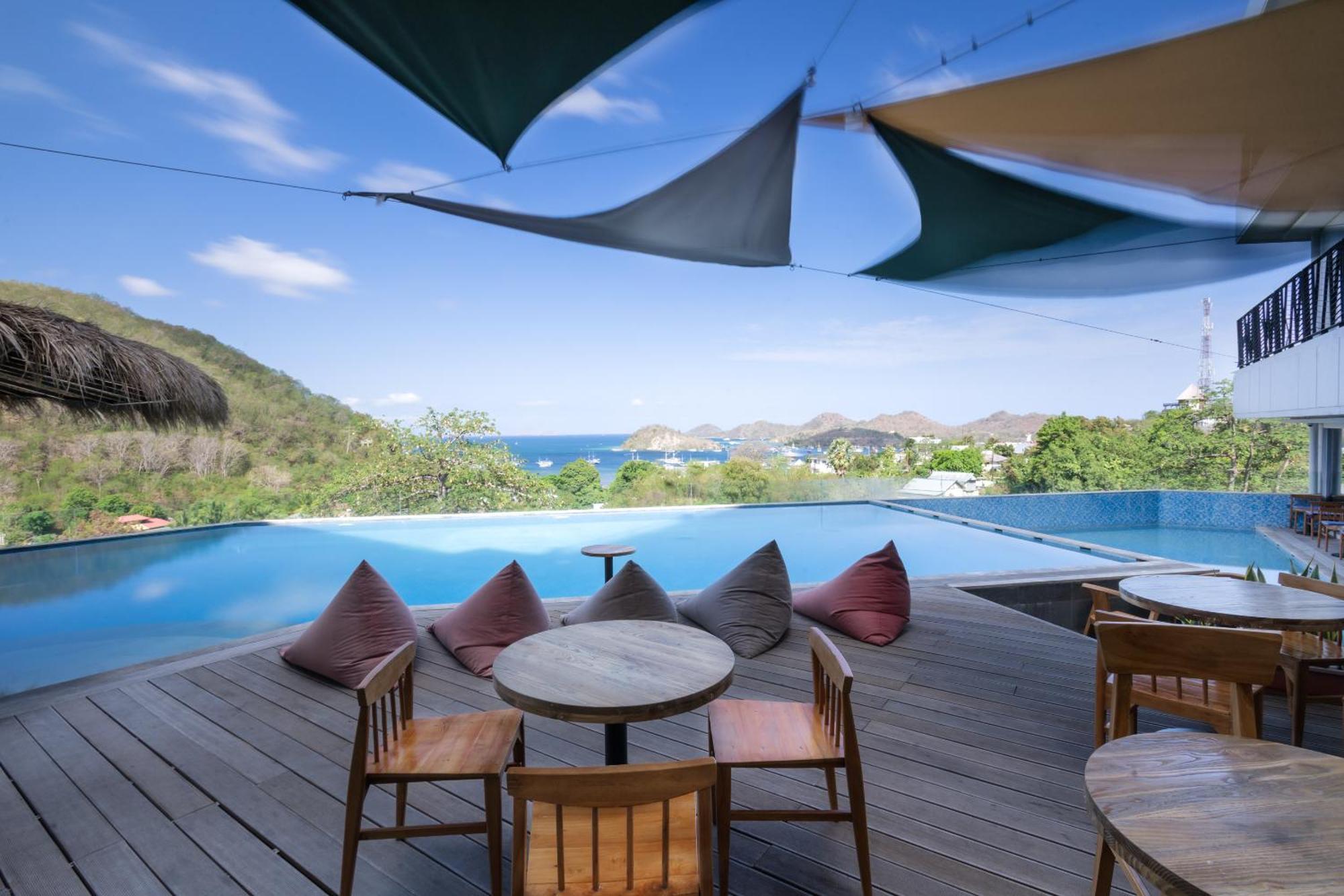 Zasgo Hotel Labuan Bajo Exterior photo