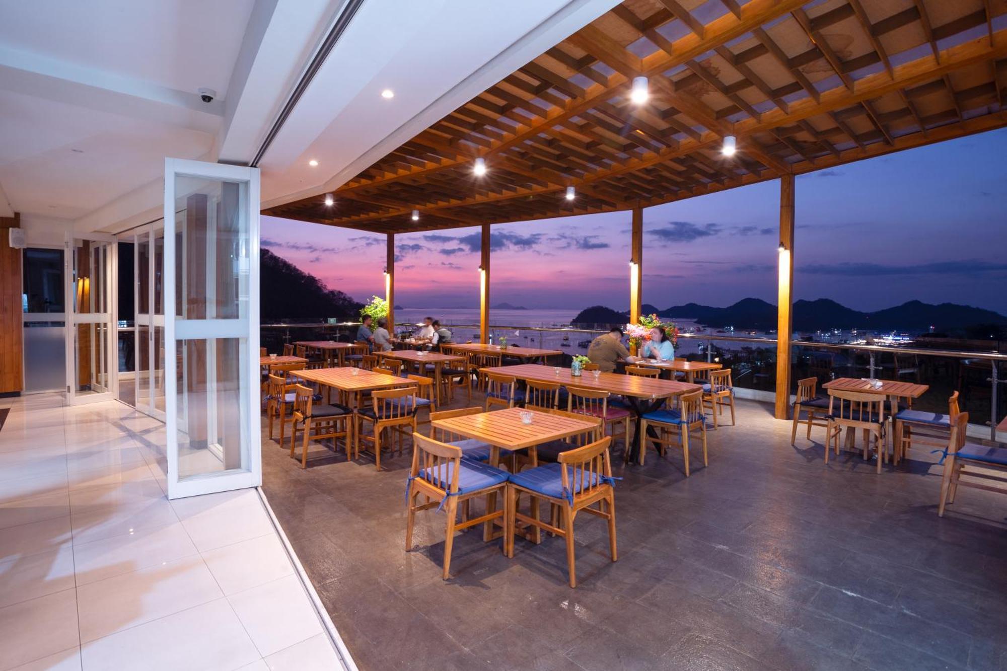 Zasgo Hotel Labuan Bajo Exterior photo