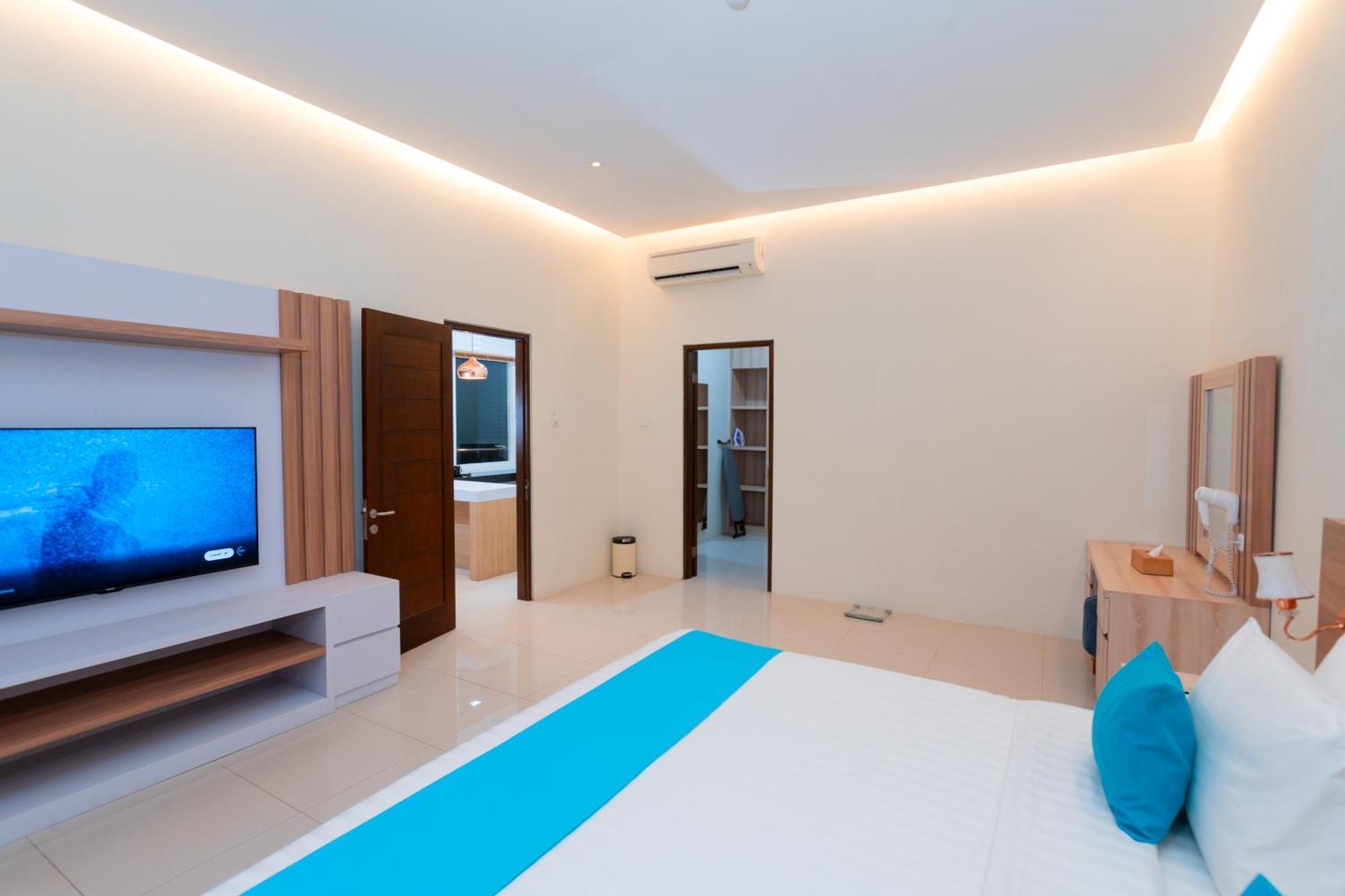 Zasgo Hotel Labuan Bajo Exterior photo