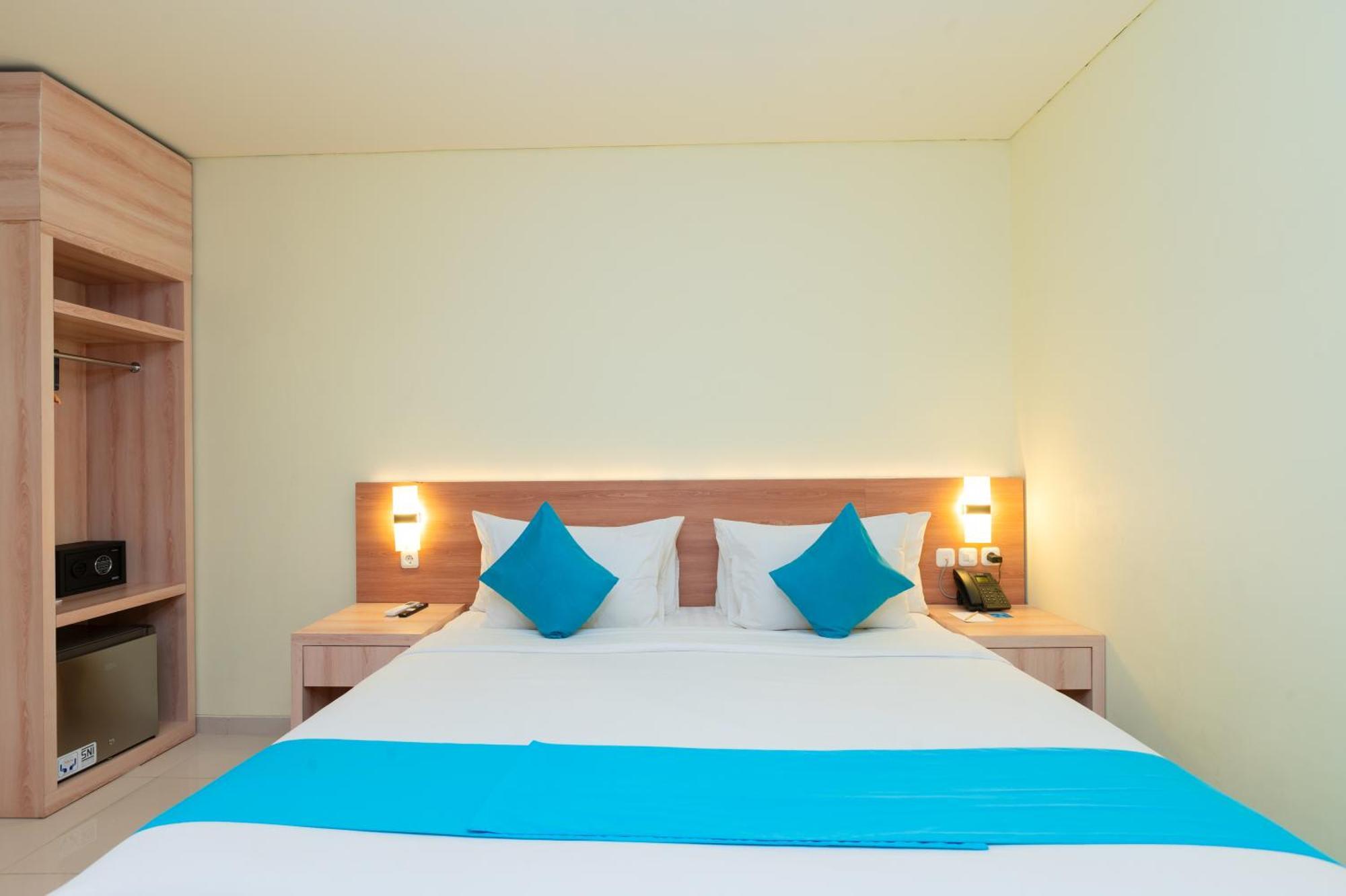 Zasgo Hotel Labuan Bajo Exterior photo